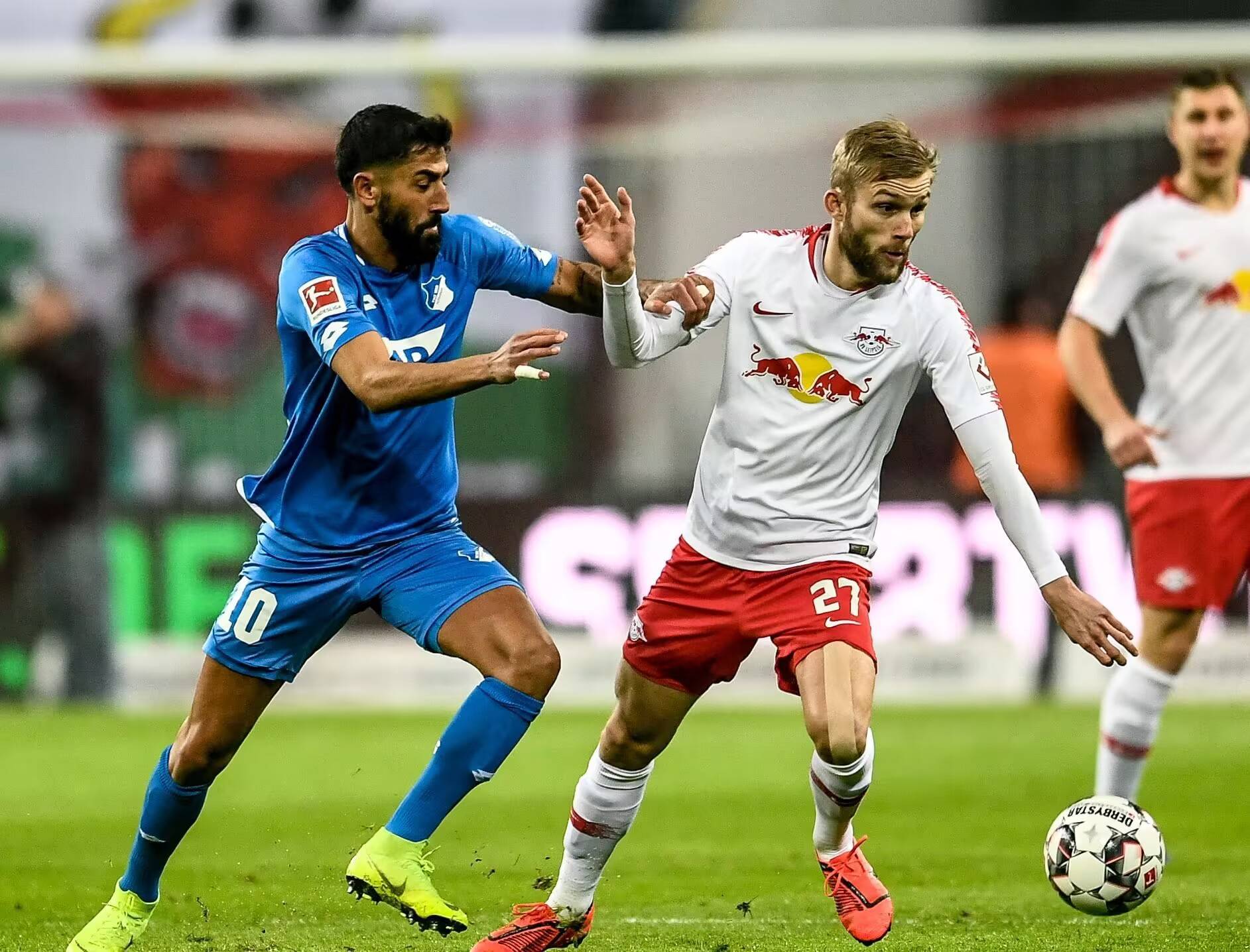 随机西亚卡姆连续十场比赛得分超过比分优势明显，巴塞罗那挑战极限！